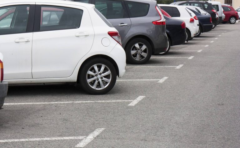 les parkings a l aeroport de merignac bordeaux